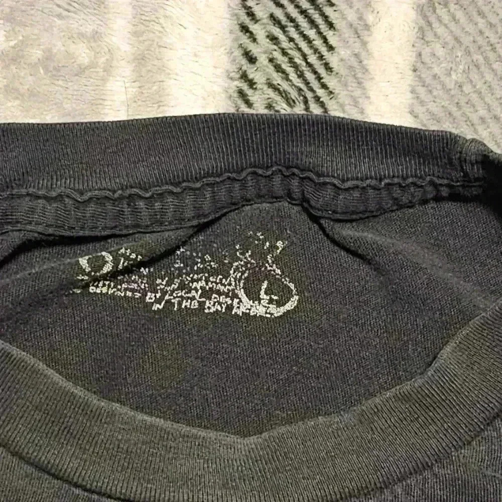 Large old navy collectable t - Picture 2 of 4